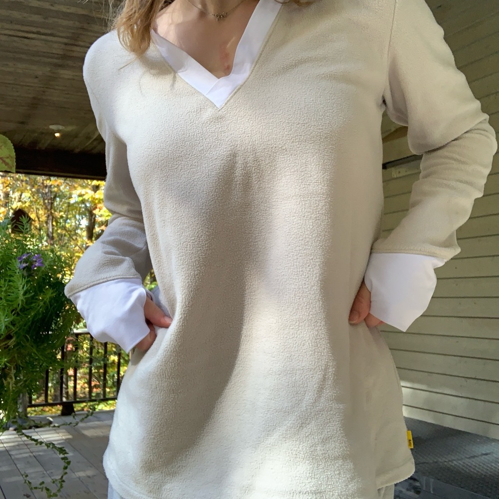 Lolë Cream Fleece Pullover